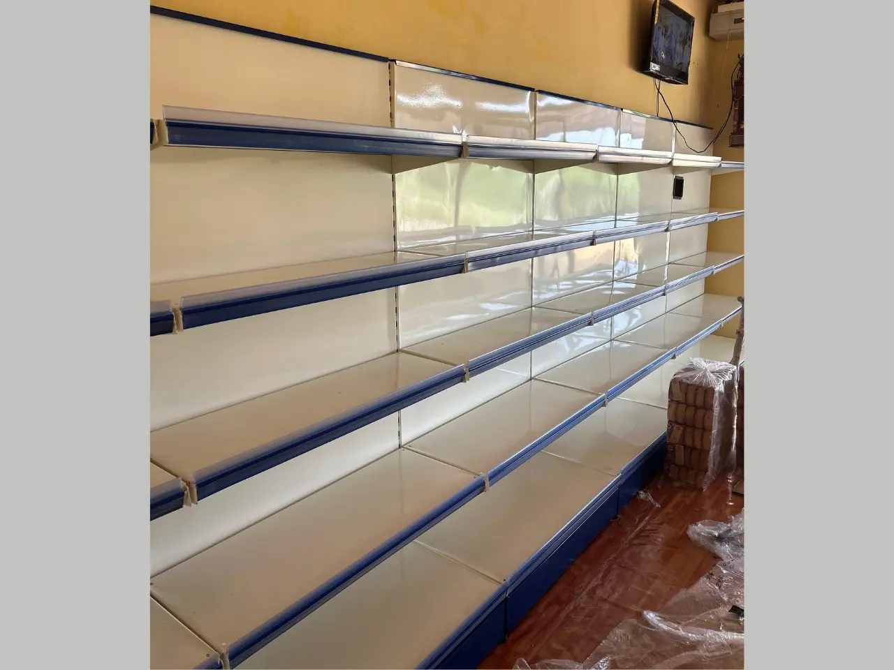 957523185_Display racks Jaipur.webp